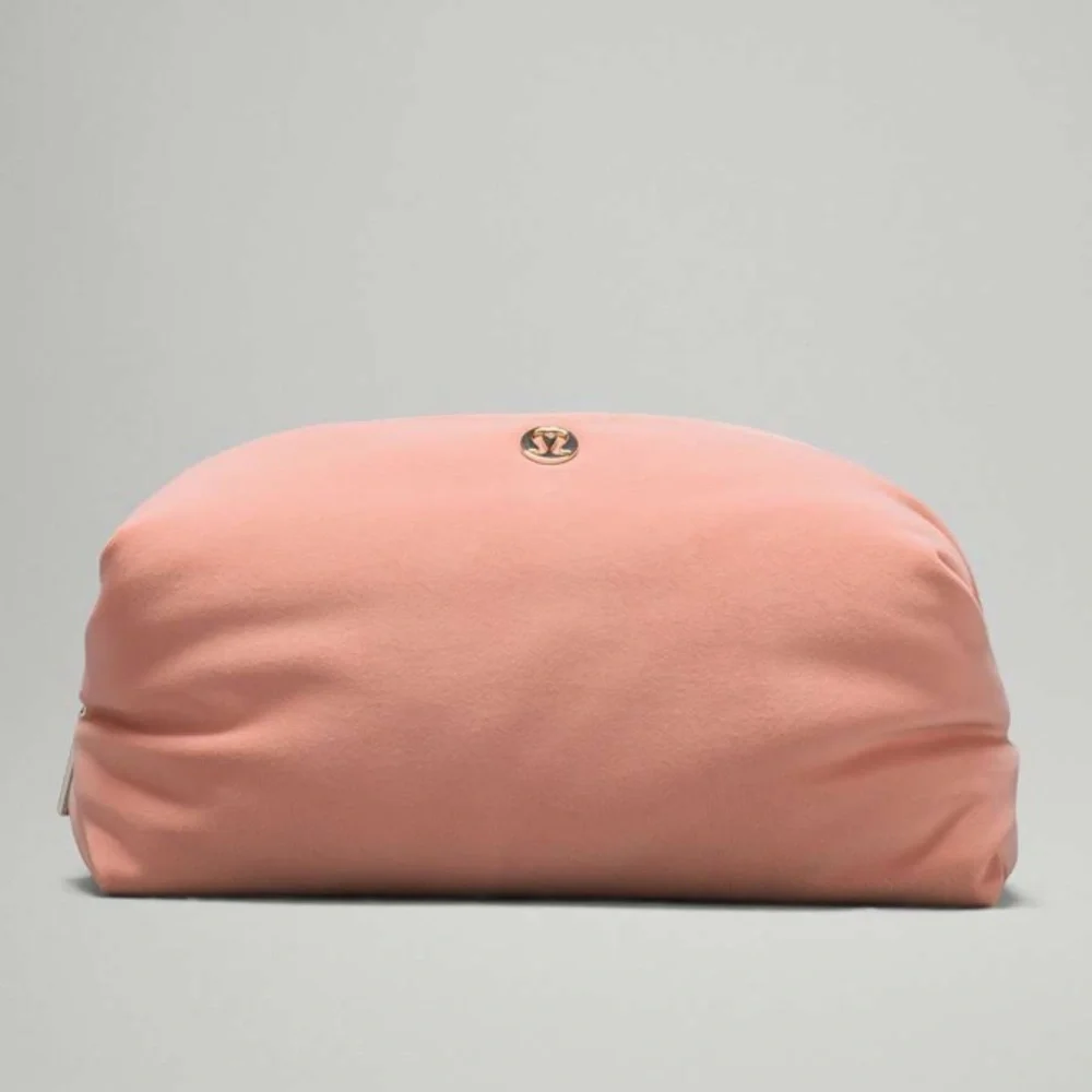 lululemon athletica feeling ready pouch - 3.5L, velour in pink pastel - Picture 8 of 8